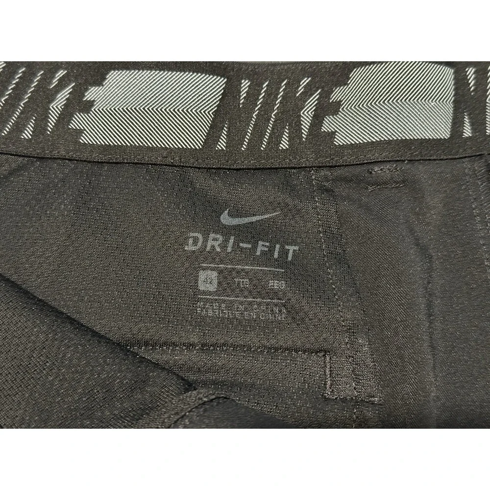 Nike Dri-FIT Men's Black Golf Shorts Solid Logo Pockets 42W 10
